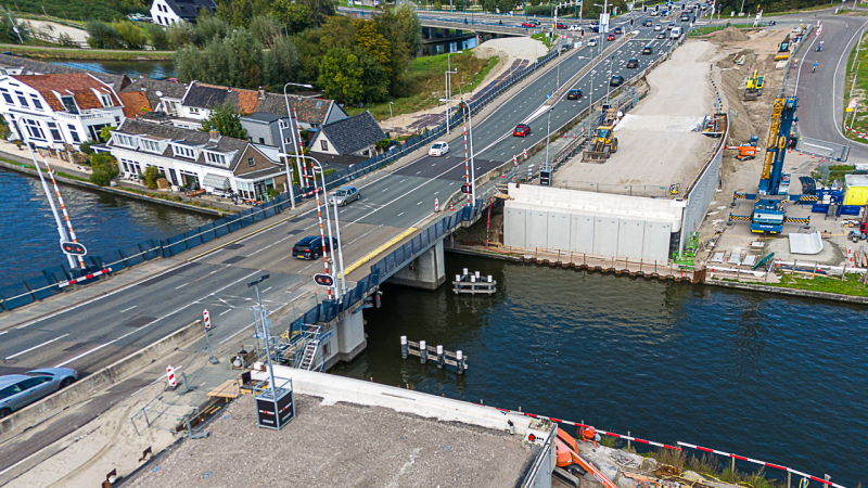 261004-DJI_20261004141626_0213_D-Bouw-Steekterbrug-Alphen