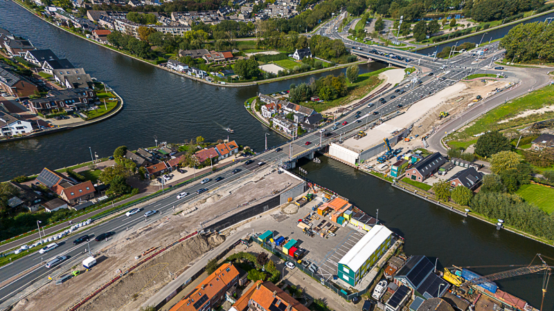 261004-DJI_20261004142300_0222_D-Bouw-Steekterbrug-Alphen
