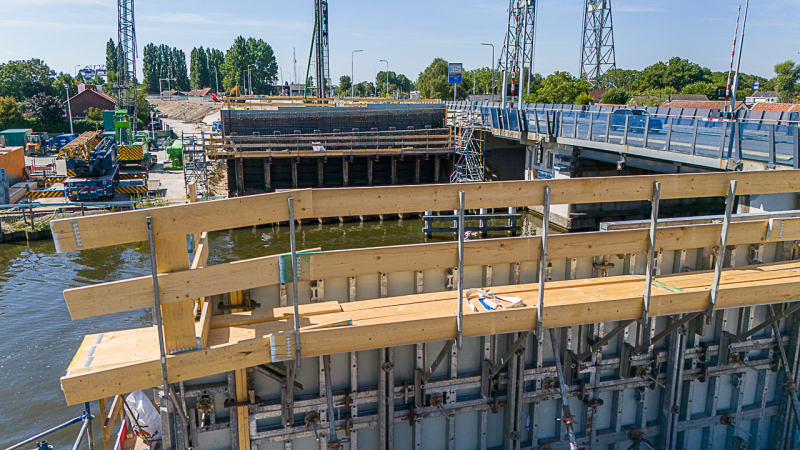 260808-DJI_20260808115748_0060_D-Bouw-Steekterbrug-Alphen